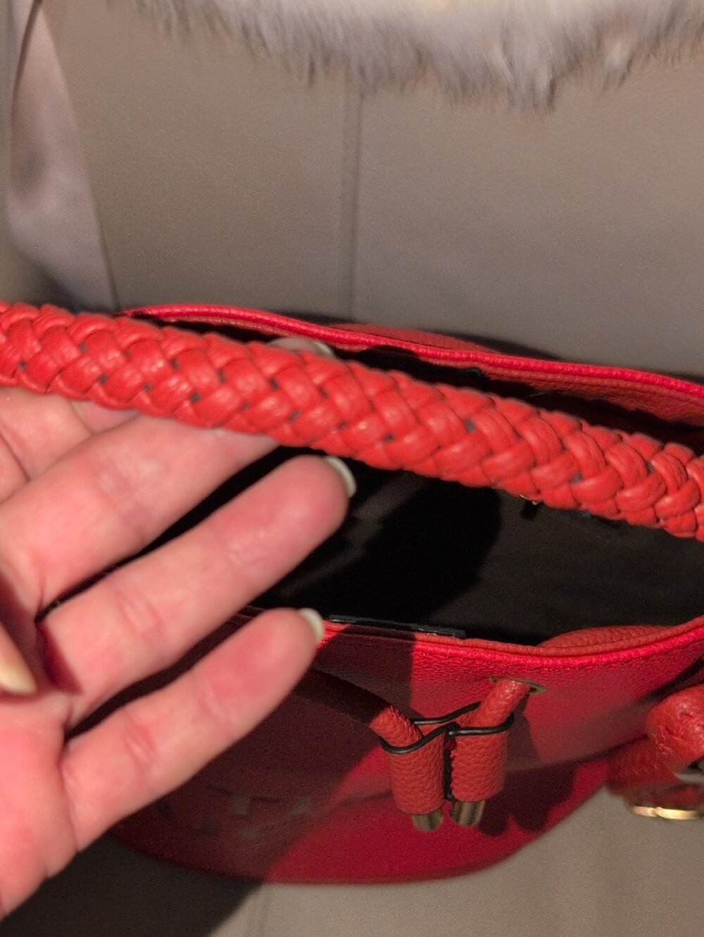 Red 2 Tone 'The Bucket' Women's Bucket Bag - Picture 4 of 12